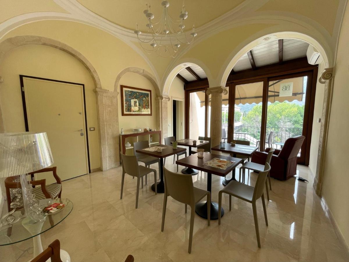 B&B Ponte Capograssi Сульмона Экстерьер фото