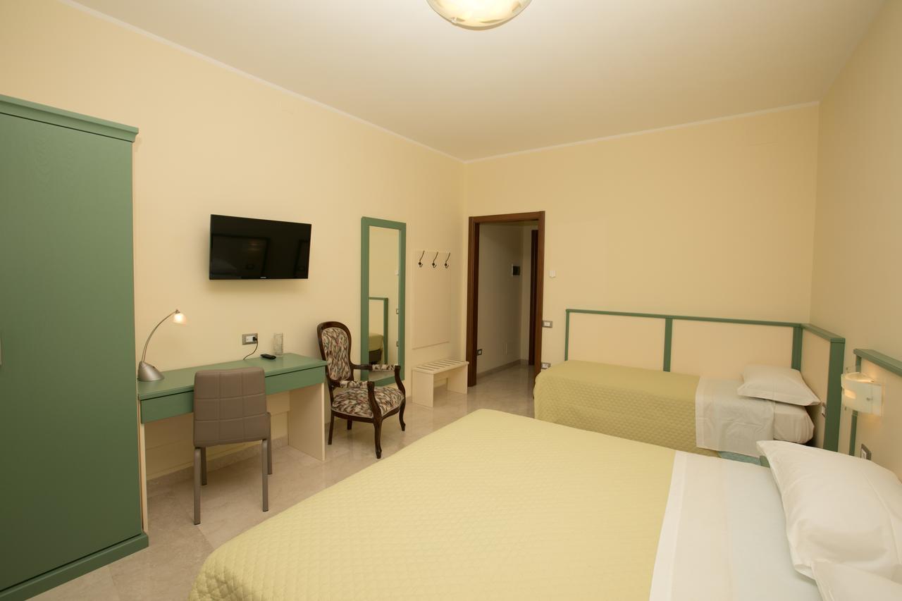B&B Ponte Capograssi Сульмона Экстерьер фото